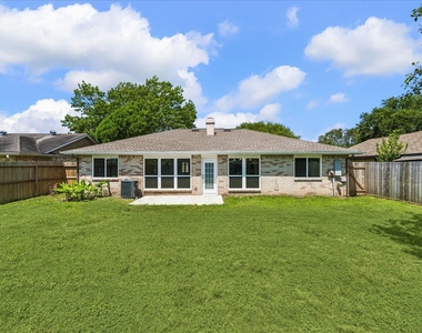 10111 Limewood Lane - Photo Thumbnail 14
