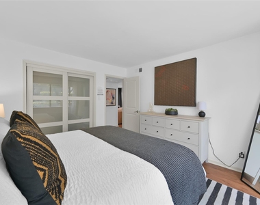 12100 Melville Drive - Photo Thumbnail 24