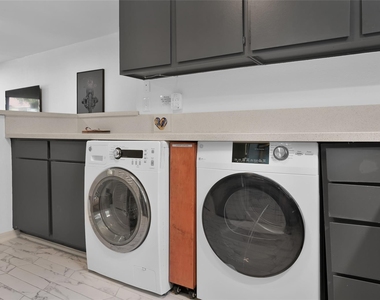 12100 Melville Drive - Photo Thumbnail 28