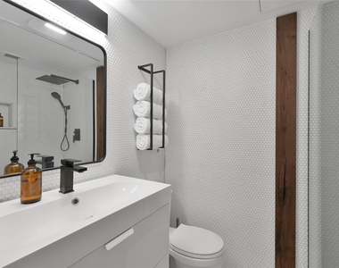 12100 Melville Drive - Photo Thumbnail 26