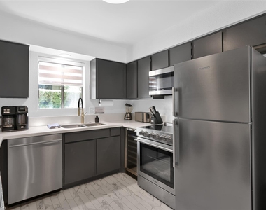 12100 Melville Drive - Photo Thumbnail 12