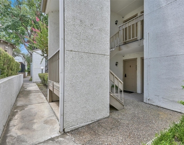 12100 Melville Drive - Photo Thumbnail 2