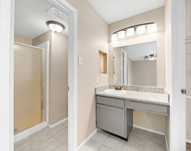 710 Old Colony Drive - Photo Thumbnail 13