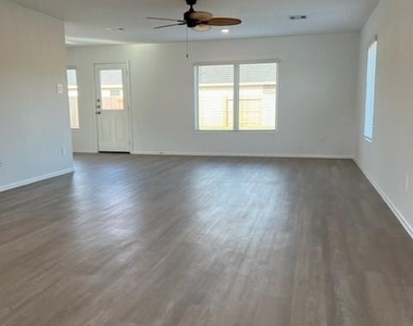 18919 Sorento Bay Lane - Photo Thumbnail 3