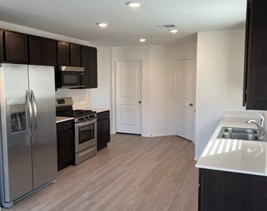18919 Sorento Bay Lane - Photo Thumbnail 13