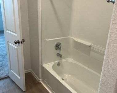18919 Sorento Bay Lane - Photo Thumbnail 27