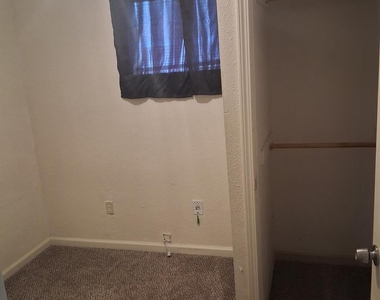 838 Mansfield Street - Photo Thumbnail 4