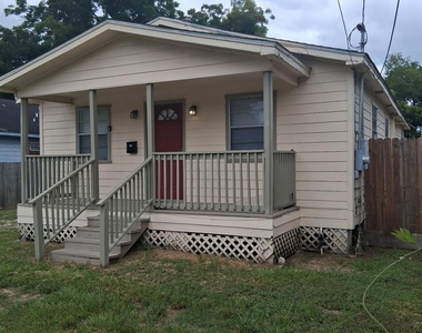838 Mansfield Street - Photo Thumbnail 9