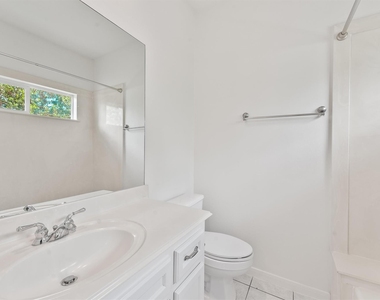 208 Hawthorne Street - Photo Thumbnail 20
