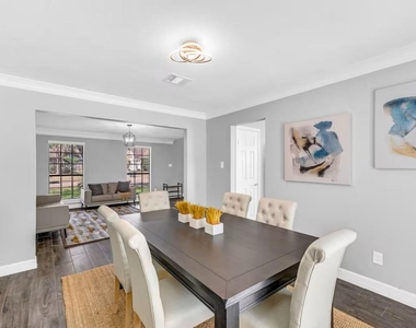 7606 Magnolia Shadows Lane - Photo Thumbnail 8