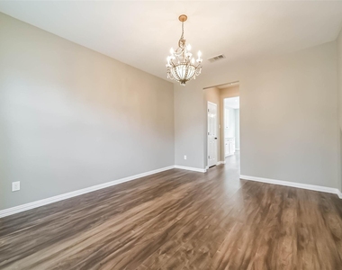 6219 Summerville Lane - Photo Thumbnail 7
