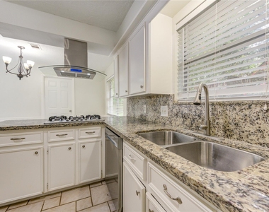 8107 Durklyn Lane - Photo Thumbnail 6