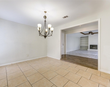 8107 Durklyn Lane - Photo Thumbnail 4