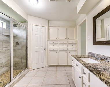 8107 Durklyn Lane - Photo Thumbnail 15