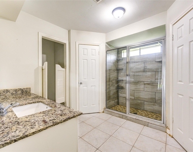 8107 Durklyn Lane - Photo Thumbnail 14