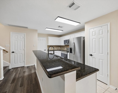 7 Wineberry Place - Photo Thumbnail 7