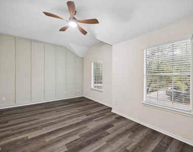 7 Wineberry Place - Photo Thumbnail 17