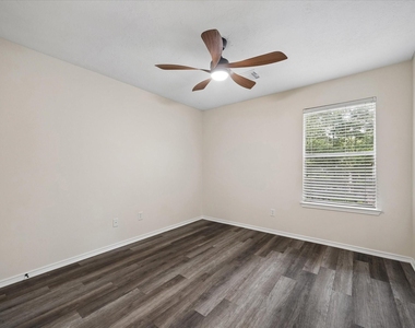 7 Wineberry Place - Photo Thumbnail 20