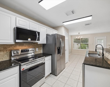 7 Wineberry Place - Photo Thumbnail 6
