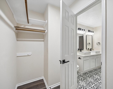 7 Wineberry Place - Photo Thumbnail 13