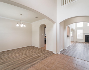 25618 Crisp Spring Lane - Photo Thumbnail 5