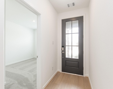 9723 Rialto Heights Drive - Photo Thumbnail 4