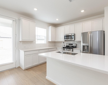 9723 Rialto Heights Drive - Photo Thumbnail 13