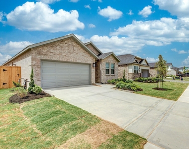 9723 Rialto Heights Drive - Photo Thumbnail 2