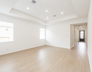 9723 Rialto Heights Drive - Photo Thumbnail 9