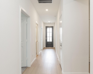 9723 Rialto Heights Drive - Photo Thumbnail 5