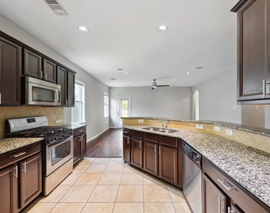 3105 W Trail Drive - Photo Thumbnail 5