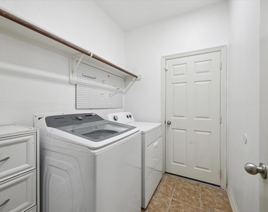 3105 W Trail Drive - Photo Thumbnail 12