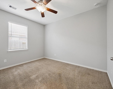 3105 W Trail Drive - Photo Thumbnail 10