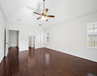 1711 S Medio River Circle - Photo Thumbnail 11