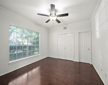 1711 S Medio River Circle - Photo Thumbnail 4