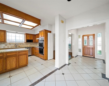 1711 S Medio River Circle - Photo Thumbnail 2