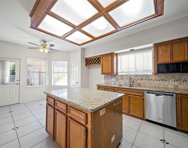 1711 S Medio River Circle - Photo Thumbnail 3
