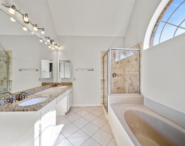 1711 S Medio River Circle - Photo Thumbnail 12