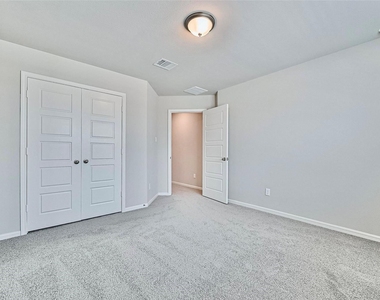 27231 Blue Pool Drive - Photo Thumbnail 9