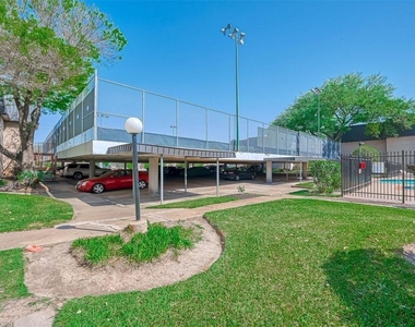 8427 Hearth Drive - Photo Thumbnail 19