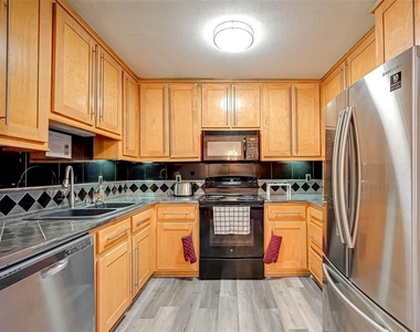 8427 Hearth Drive - Photo Thumbnail 6