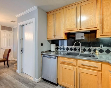 8427 Hearth Drive - Photo Thumbnail 5