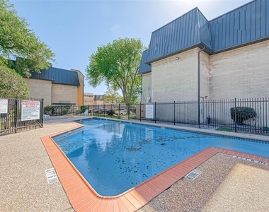 8427 Hearth Drive - Photo Thumbnail 15
