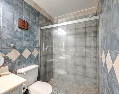 8427 Hearth Drive - Photo Thumbnail 11