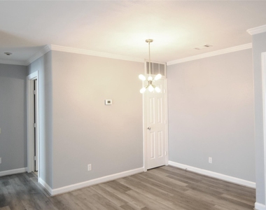 8427 Hearth Drive - Photo Thumbnail 5