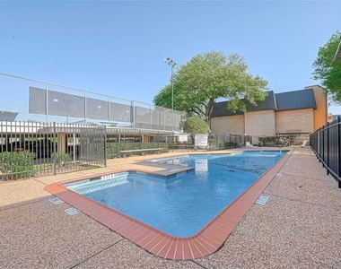 8427 Hearth Drive - Photo Thumbnail 16