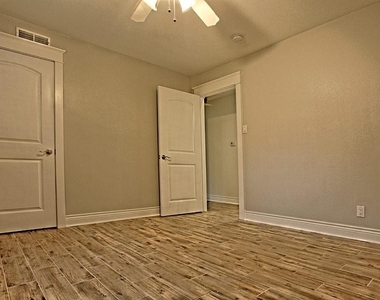 6123 Reamer Street - Photo Thumbnail 14