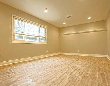 6123 Reamer Street - Photo Thumbnail 9