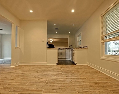 6123 Reamer Street - Photo Thumbnail 4