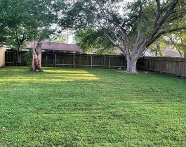 4803 Beechaven Street - Photo Thumbnail 24